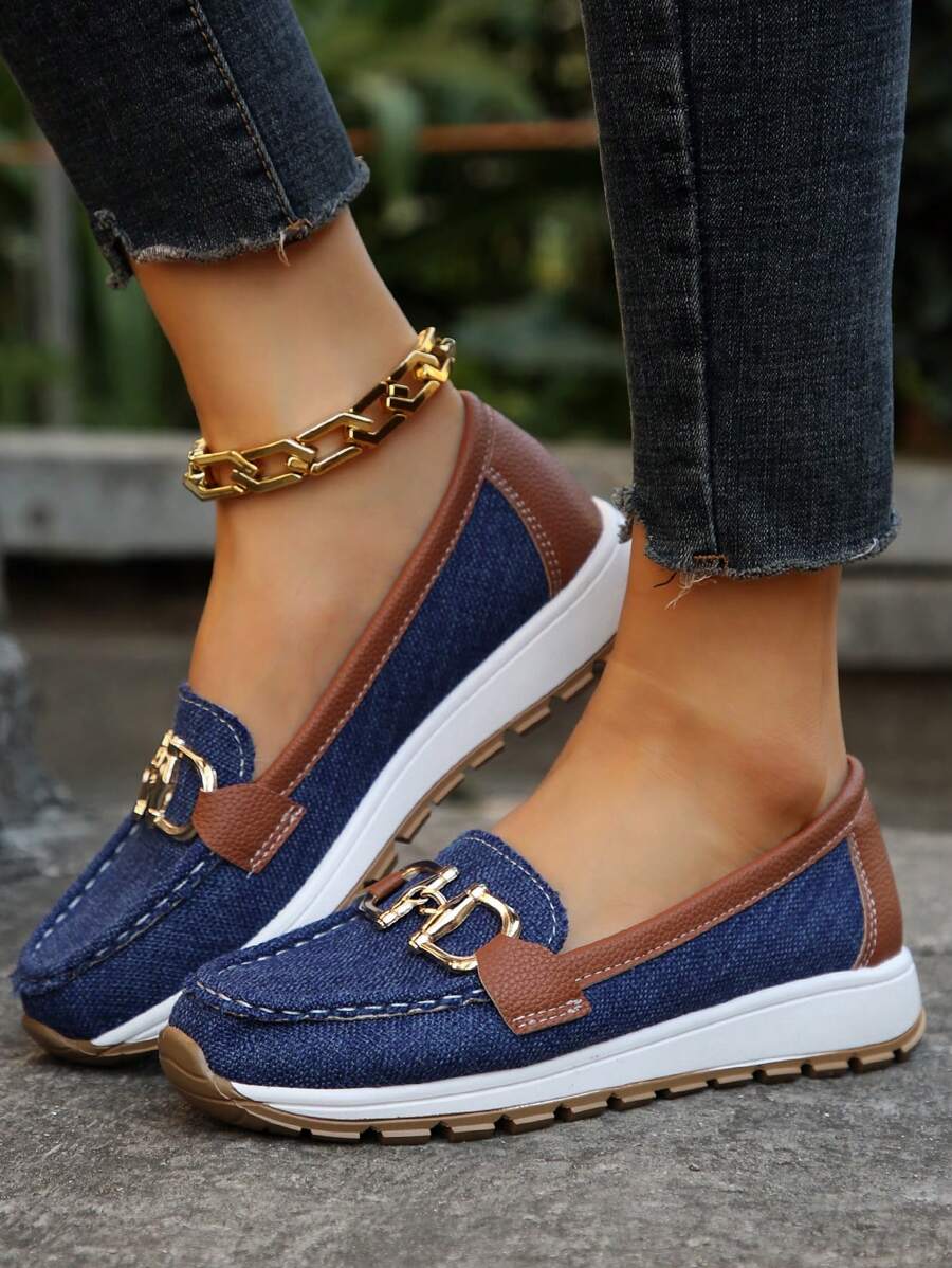 CAMERON | ZAPATO ELEGANTE CON BROCHE DORADO
