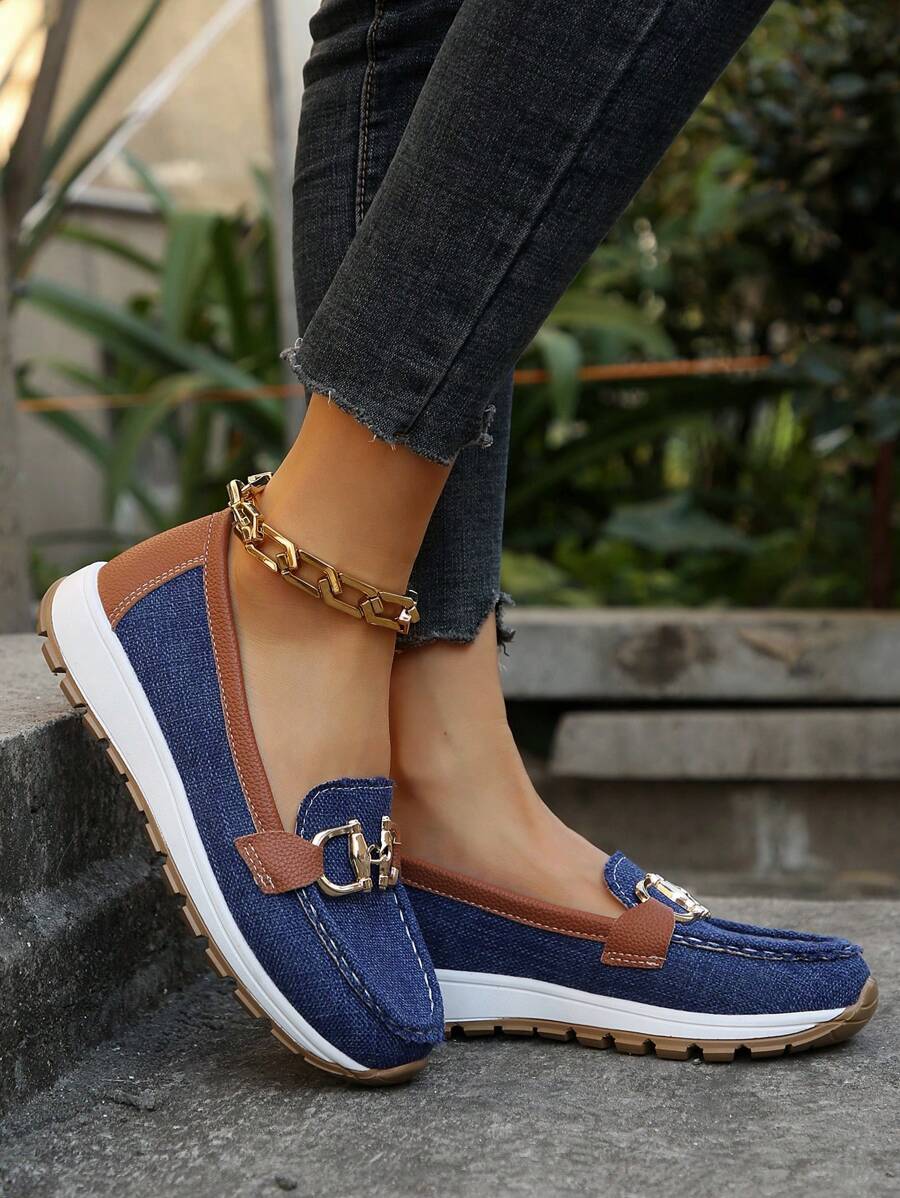 CAMERON | ZAPATO ELEGANTE CON BROCHE DORADO