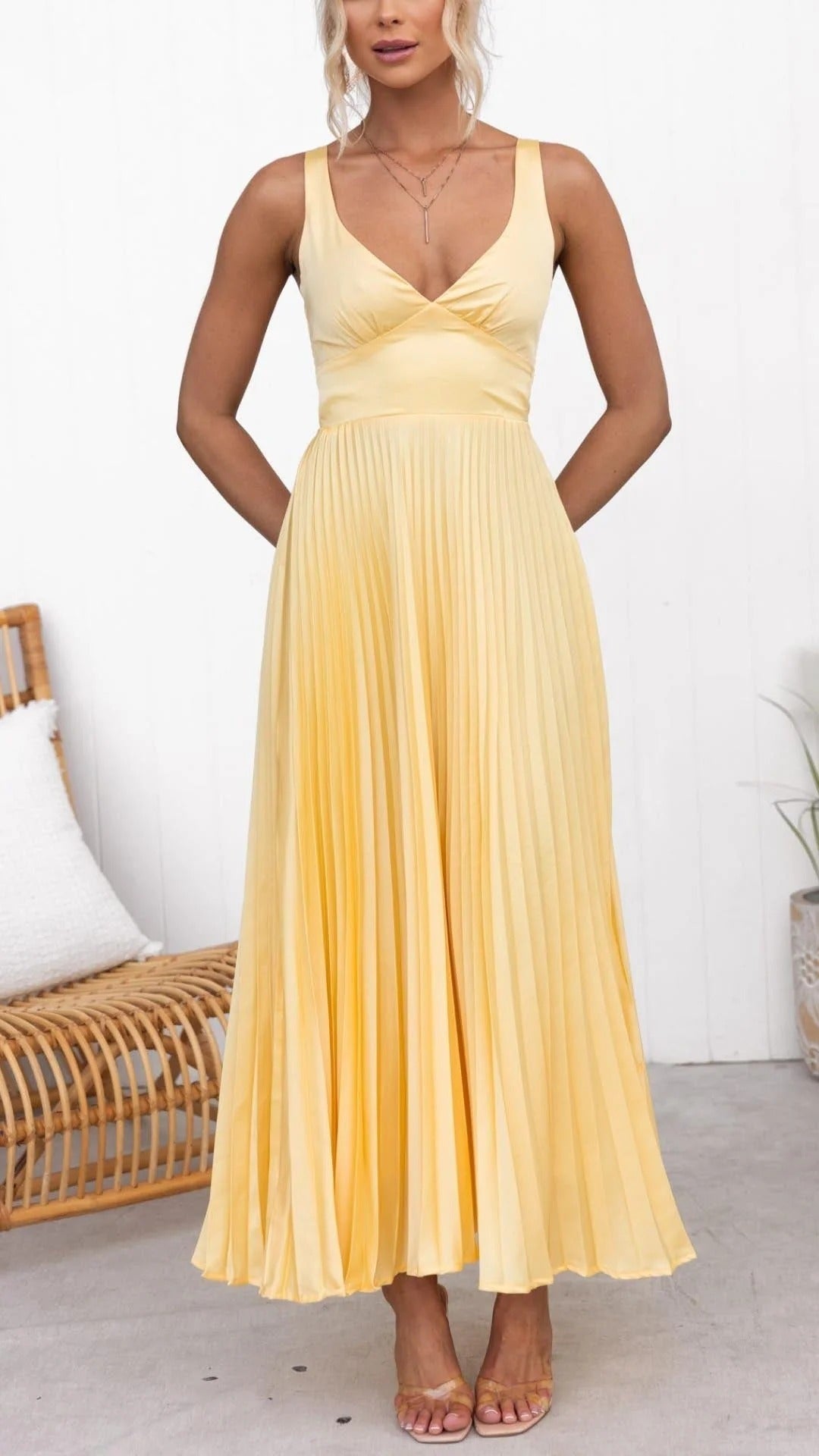 ALVA | VESTIDO MIDI CON ESCOTE