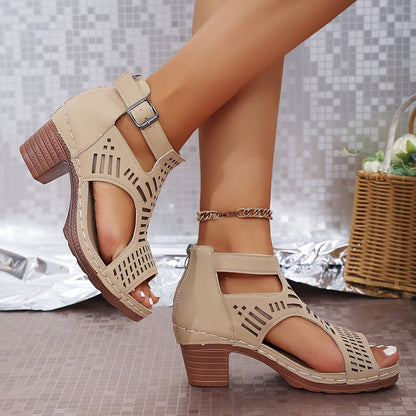 NOVA | SANDALIA DE TACÓN CON BROCHE