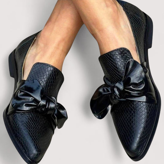 REFINA | ZAPATO EN PUNTA CON TACÓN