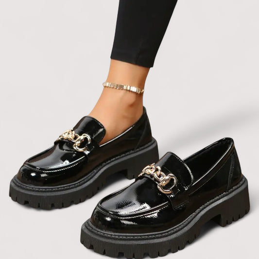 ITALIA | NAUTICO NEGRO BRILLANTE CON BROCHE DECORATIVO